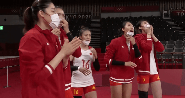 “盈”來(lái)轉(zhuǎn)運(yùn)！中國(guó)女排終于迎來(lái)首局勝利，李盈瑩立大功